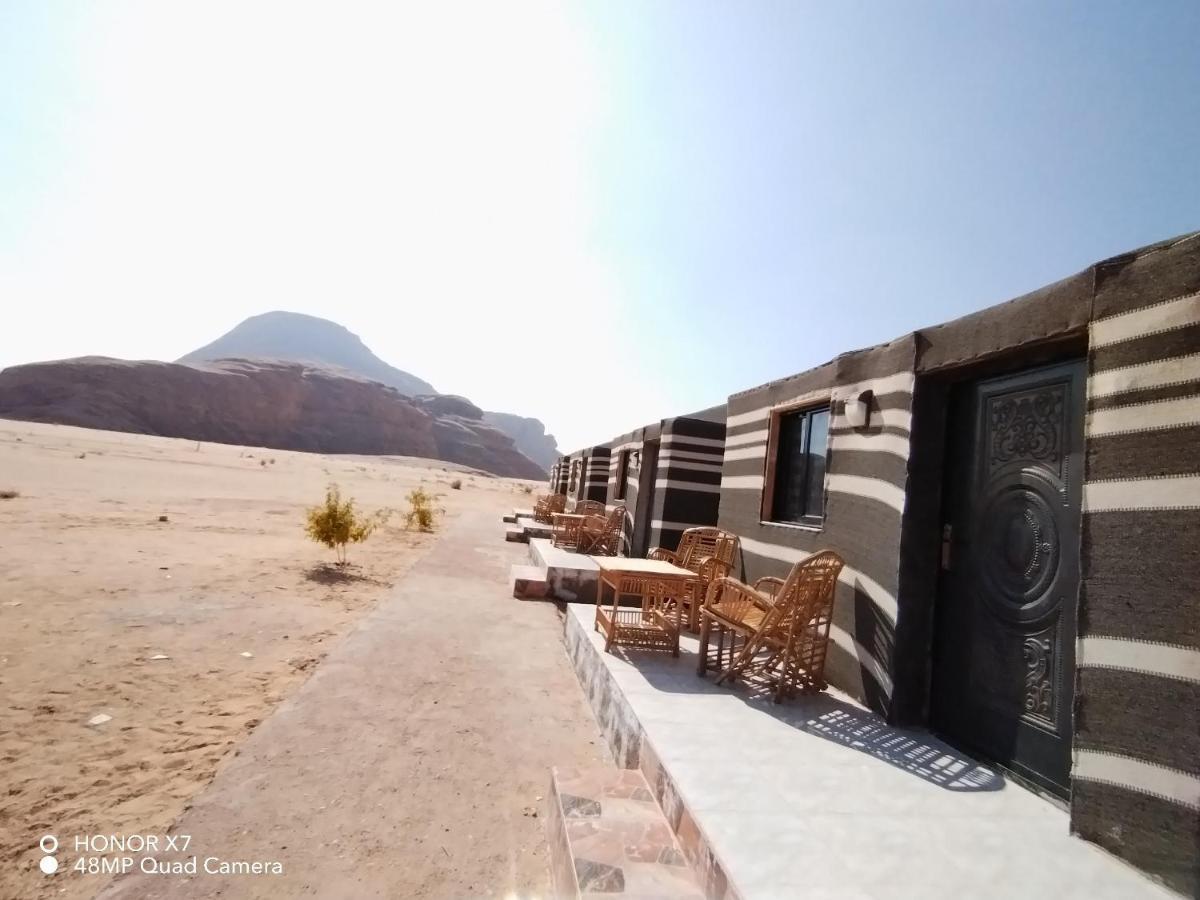 Caesar Desert Camp Wadi Rum Exteriör bild