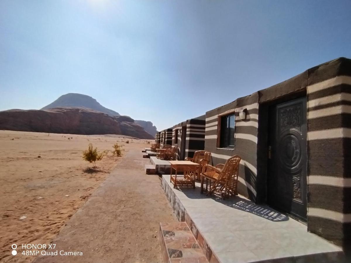 Caesar Desert Camp Wadi Rum Exteriör bild